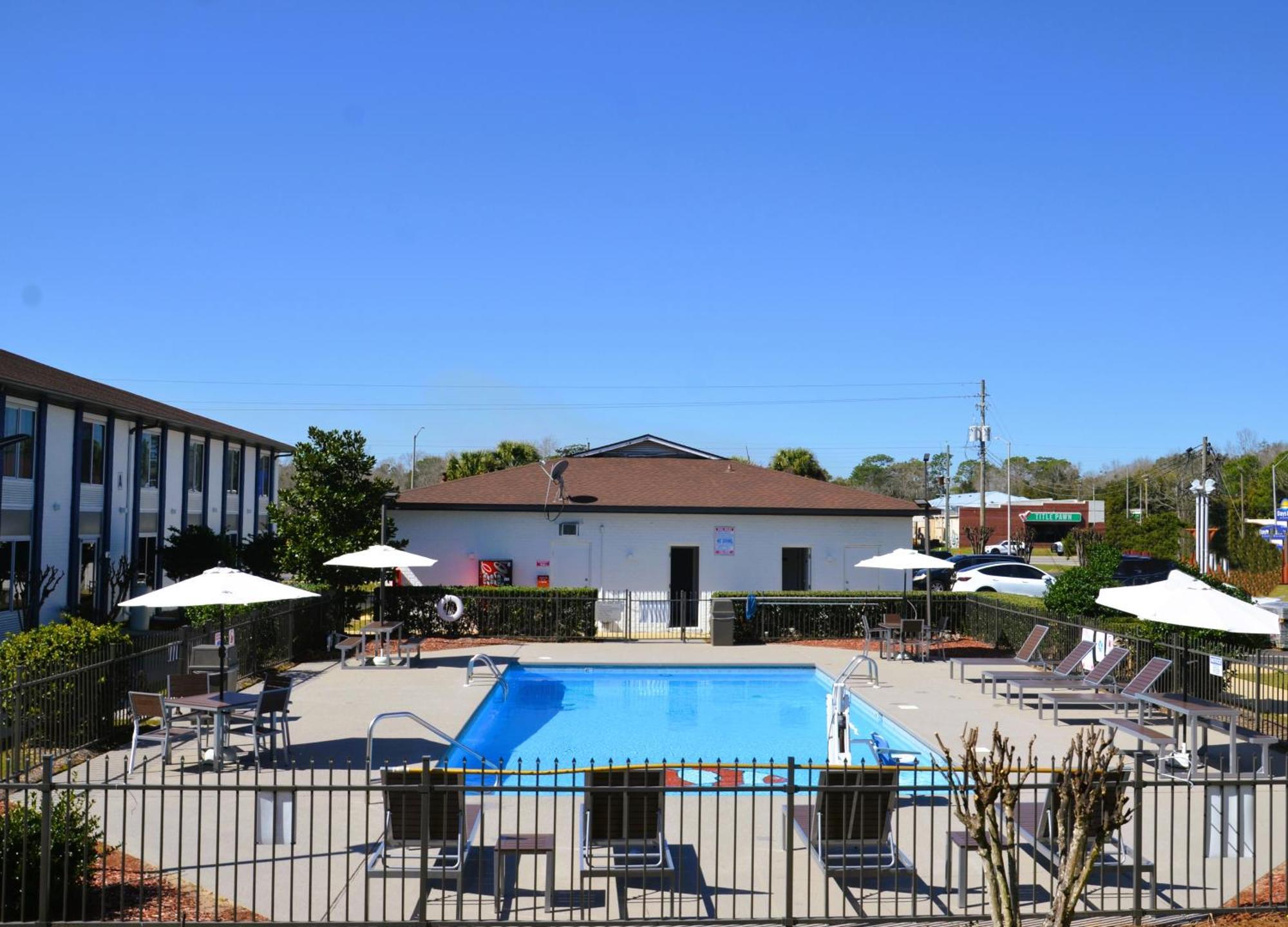 Americas Best Value Inn & Suites-Фолі Екстер'єр фото